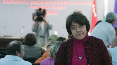 Дончева не ще поста на Станишев, ама...