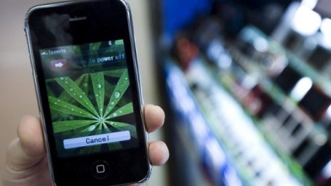 Nokia съди Apple за технологията на iPhone
