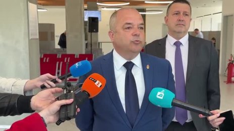 Нов паспорт с валидност 10 г. и временна лична карта ВИДЕО