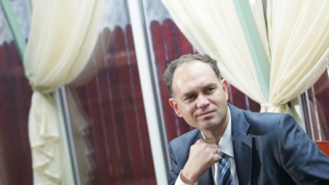 Махам кучетата от улиците и котараците от общината!