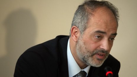 Министър Младенов: Помощите за близнаци остават