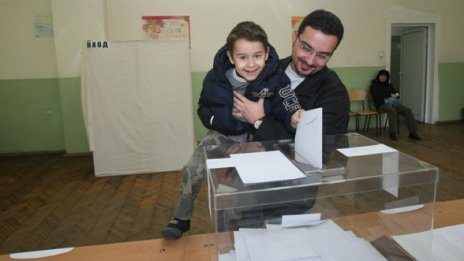 Едва 15% избирателна активност в София и Враца