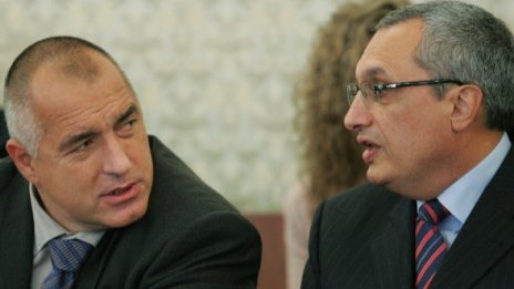 Костов натиска за проверка на Първанов за "Петрол срещу храни"