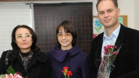 Г-жа Кадиева продавала ток. Къде са й жиците?, питат от ДСБ