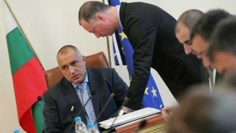 Борисов нареди: Ник'ви картички за Коледа