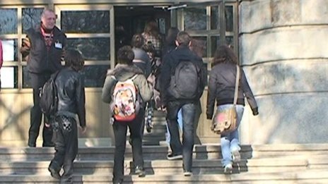 В шуменско школо продават порноклип с ученичка срещу 1 лв.