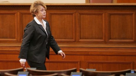 БСП бесни, че искат да изритат социалната Масларова