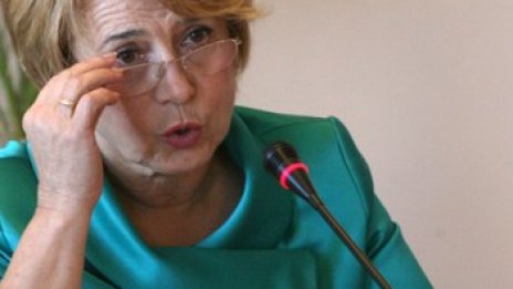 Дарявам имоти, а и Бентли!