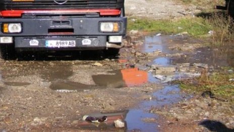 Авария спря топлата вода в столичния "Надежда"