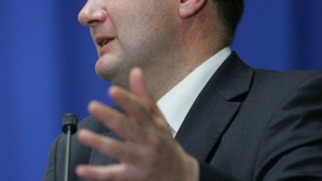 Стига с PR-а около "Наглите", призова Миков