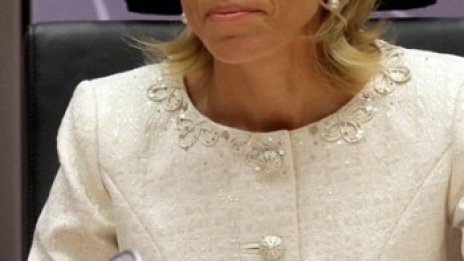 Да се оттеглиш с етикета "некомпетентна"