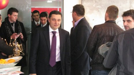 Янев се пъне да прави кабинет в сянка