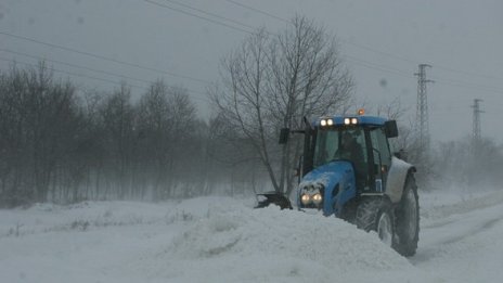 90 см сняг на пътя Кърджали&ndash;Асеновград