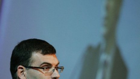 Няма да има повече азермеликовци*, зарече се Дянков