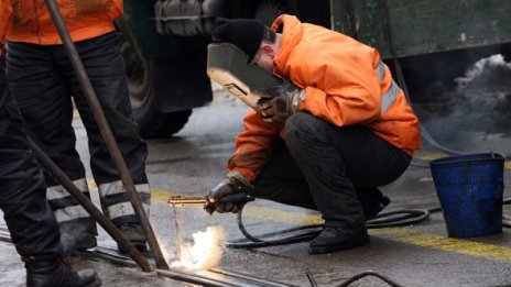 Опасните пътища в района на София са обработени