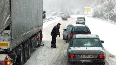 Петима румънци мъртви след сблъсък на ТИР и кола