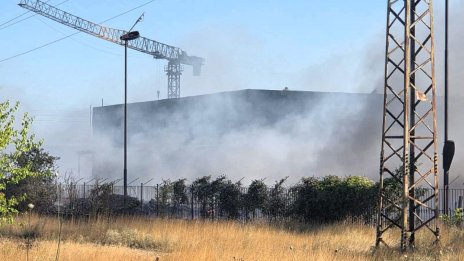 Пожар в склад на пловдивски завод, РИОСВ следи въздуха