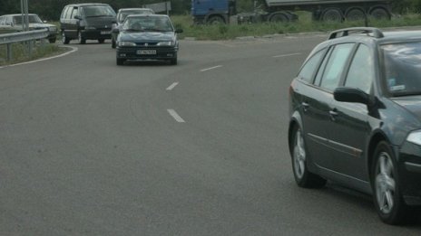 Пътищата в по-голямата част от страната са сухи