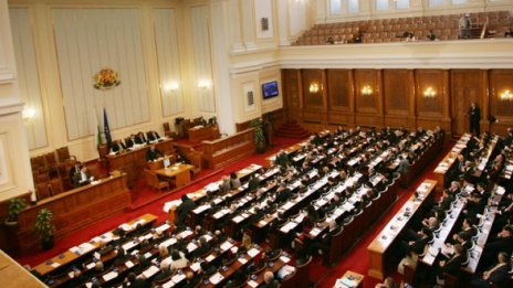 Депутатите нямало да си ги вдигат повече