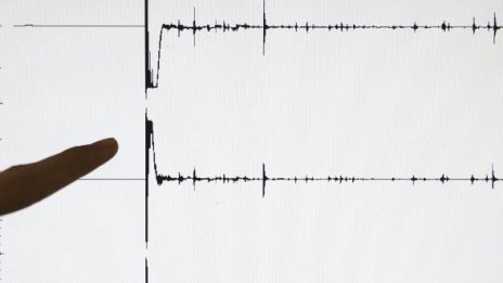 6,4 по Рихтер разтърси Индонезия