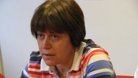 Т. Дончева: Кабинетът се мъчи да вади нова опера за бягане