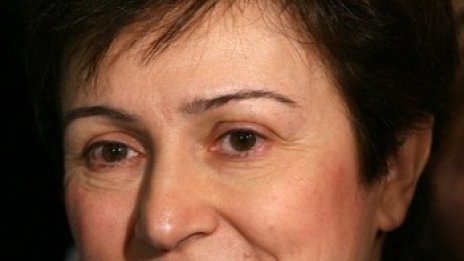 Кристалина: Правителството засега държи фронта