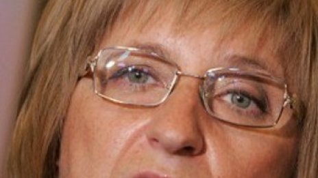 Цачева се зае с протестиращите полицаи