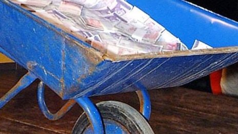 Разследват течовете на кабинета "Станишев"