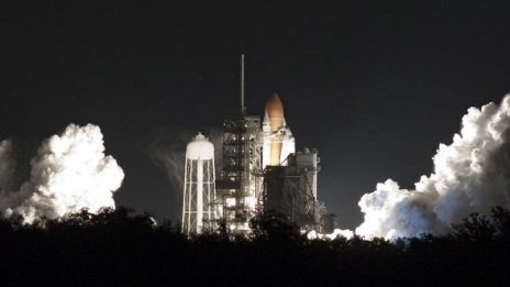 Discovery отлетя към МКС без една антена