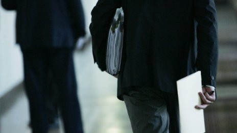 Чиновници подписвали анекси под натиск при предишния кабинет