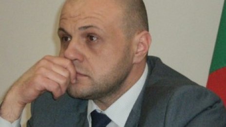 Обсъждат държавата и общините да извършват 40% авансови плащания