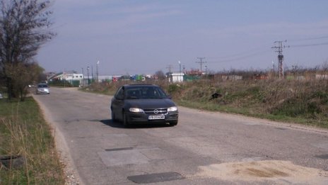 Пътищата в по-голямата част от страната са сухи