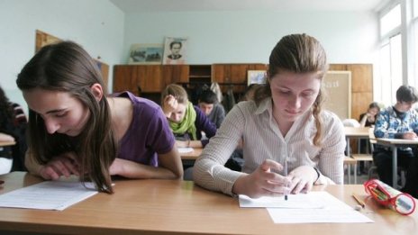 Учениците ни са в 21 век, учителите - не