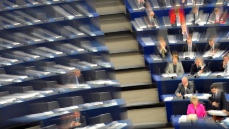 ЕК не е преразглеждала конвергентната програма на България
