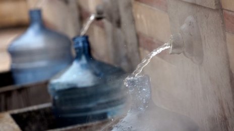 Временно спират водата в Красно село и Белите брези