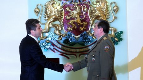 Първанов: Реформата в армията трябва да продължи