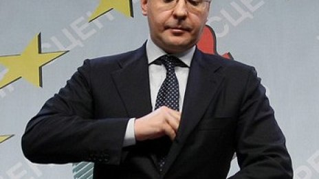 Станишев: Дянков води хората до просешка тояга