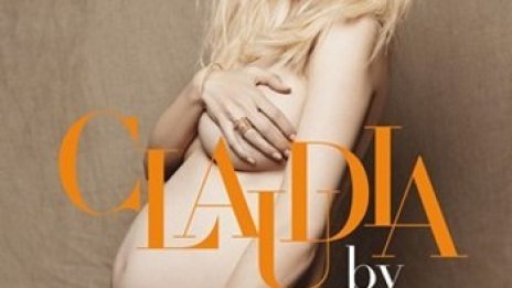 Клаудия Шифър бременна и гола във "Vogue"