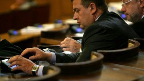 Депутати пак умуват 8% праг за коалициите за НС