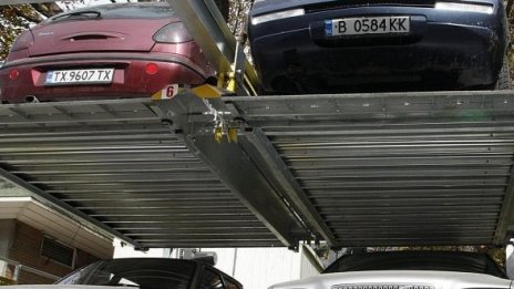 Градят паркинг за 600 коли под Женския пазар
