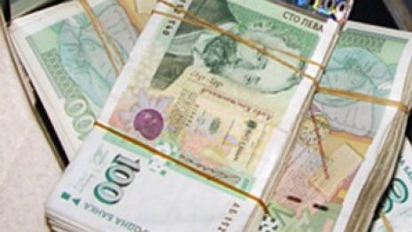 Кабинетът харчи още 1,8 млрд. лв. от фискалния резерв