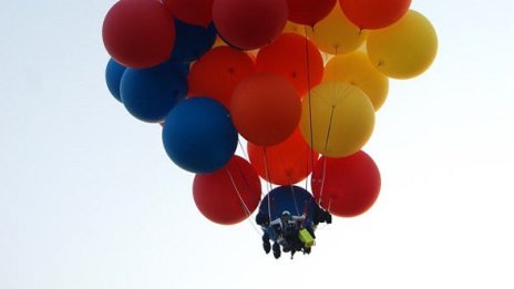 Американец прелетя Ламанша с балони