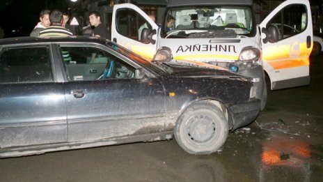 Двама загинаха в катастрофи за денонощие