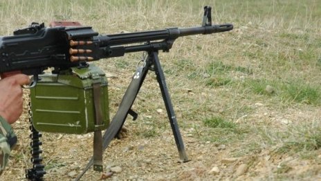 НАП продава части за картечници, оптични мерници, военни ножове...