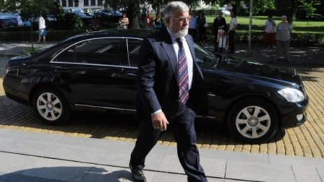 До седмица: 10 депутати наблъскани в един мерцедес