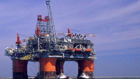 Петролът отстъпи от шестседмичния си връх