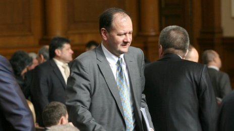 Миков: Ще усетим промяната на бюджета с още дупки по улиците