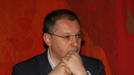Станишев: Кабинетът хвърля тежестта от кризата върху хората