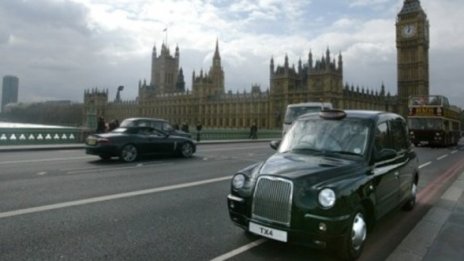 Бакшиш от ?300 000 праща таксидижия в пенсия