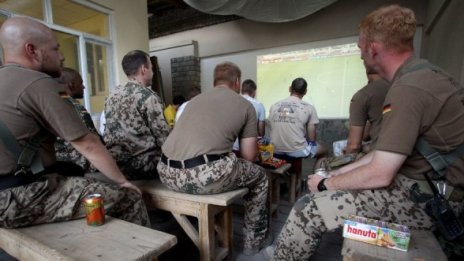 Напускаш войната, но войната не те напуска